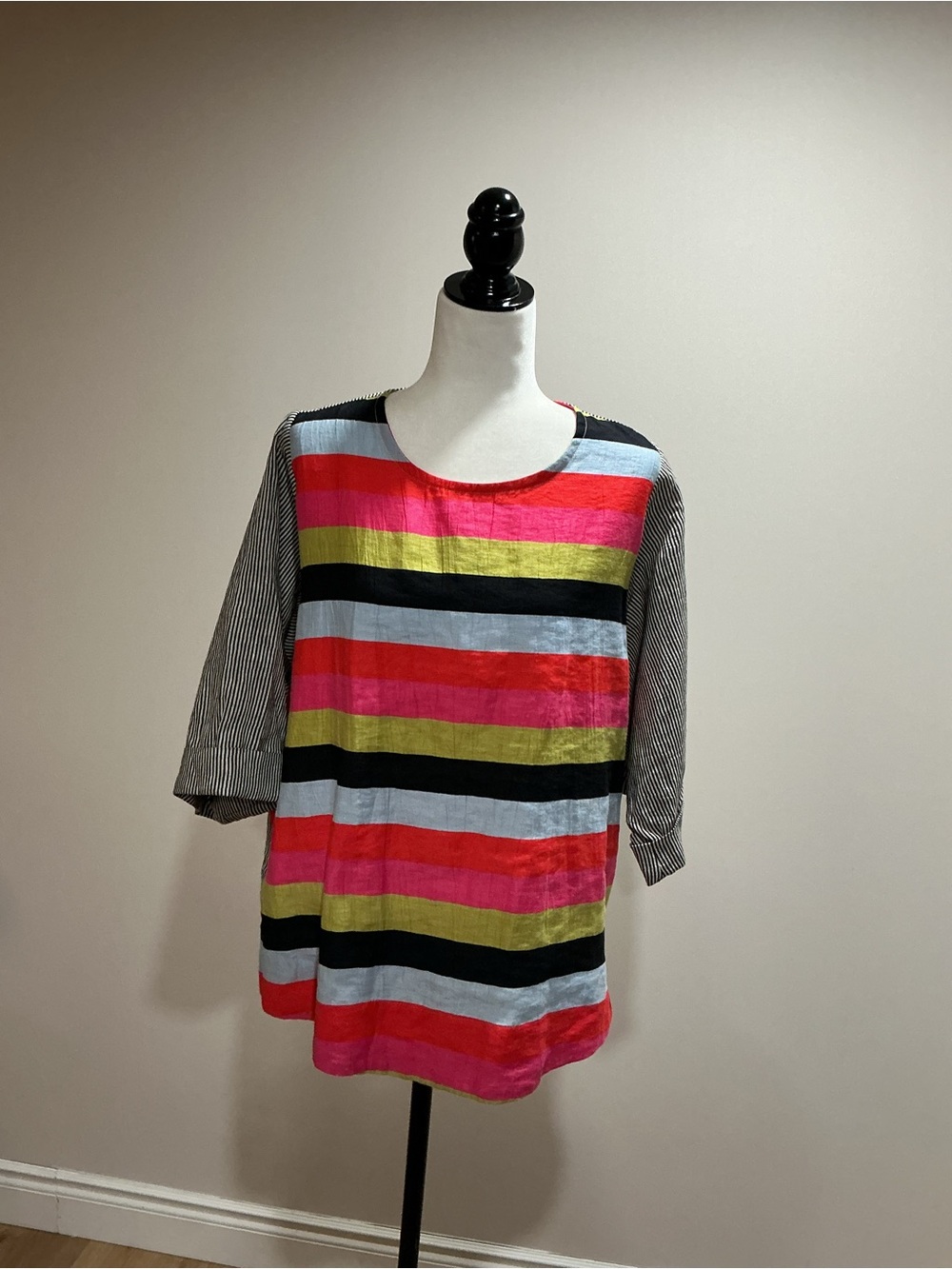 Albembika size XL Striped Multicolor Scoop Neck Women’s Top